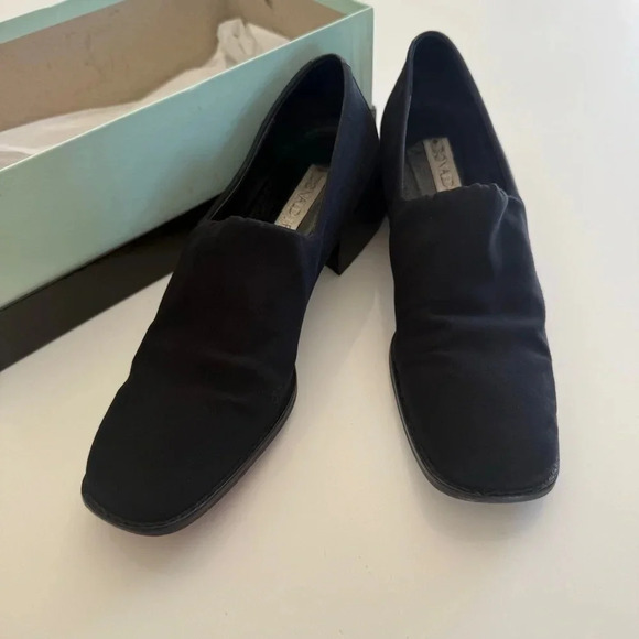 Donald J Pliner- Microfiber-Black- Slip on-Block Heel- Made in Spain- Size 8 - Picture 1 of 12